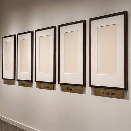 Customized picture frames for galleries, museums and archives